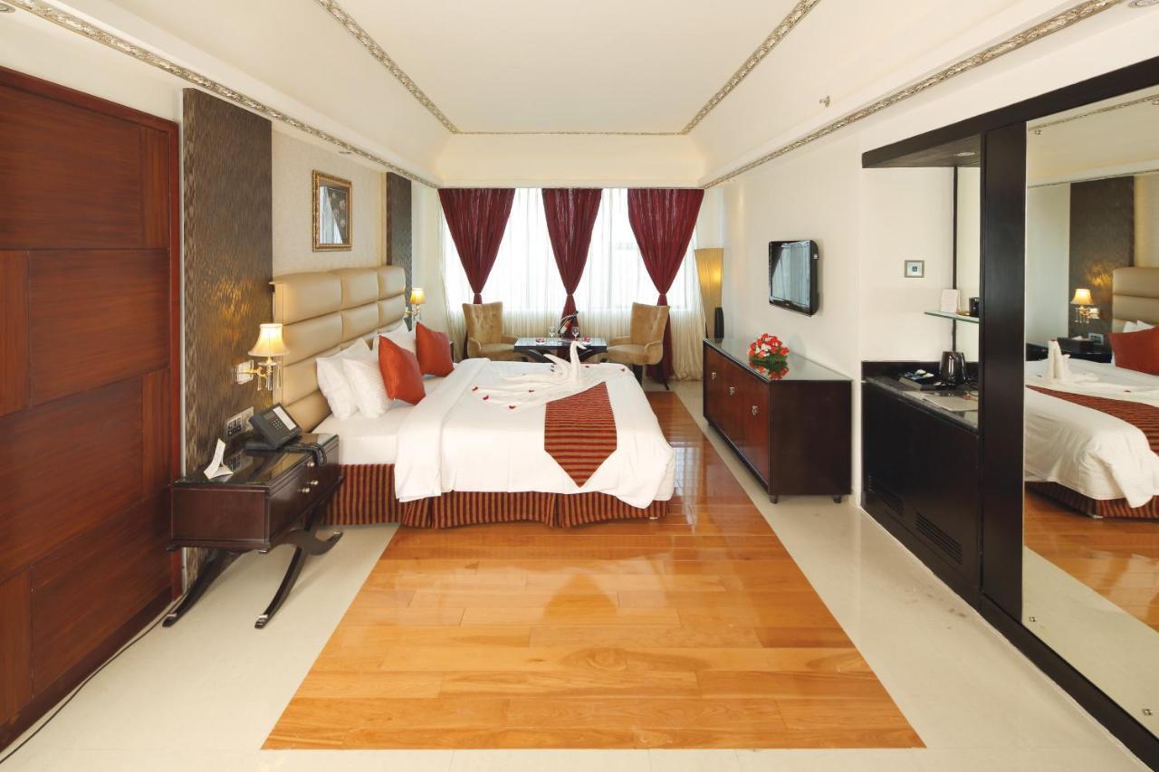 Windsor Rajadhani Hotel Thiruvananthapuram Exterior photo